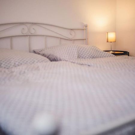 Wunderschoene Neue 3,5 Zimmerwohnung Naehe Kassel Bis 4 Erwachsene 3 Kinder Fuldatal Exterior foto